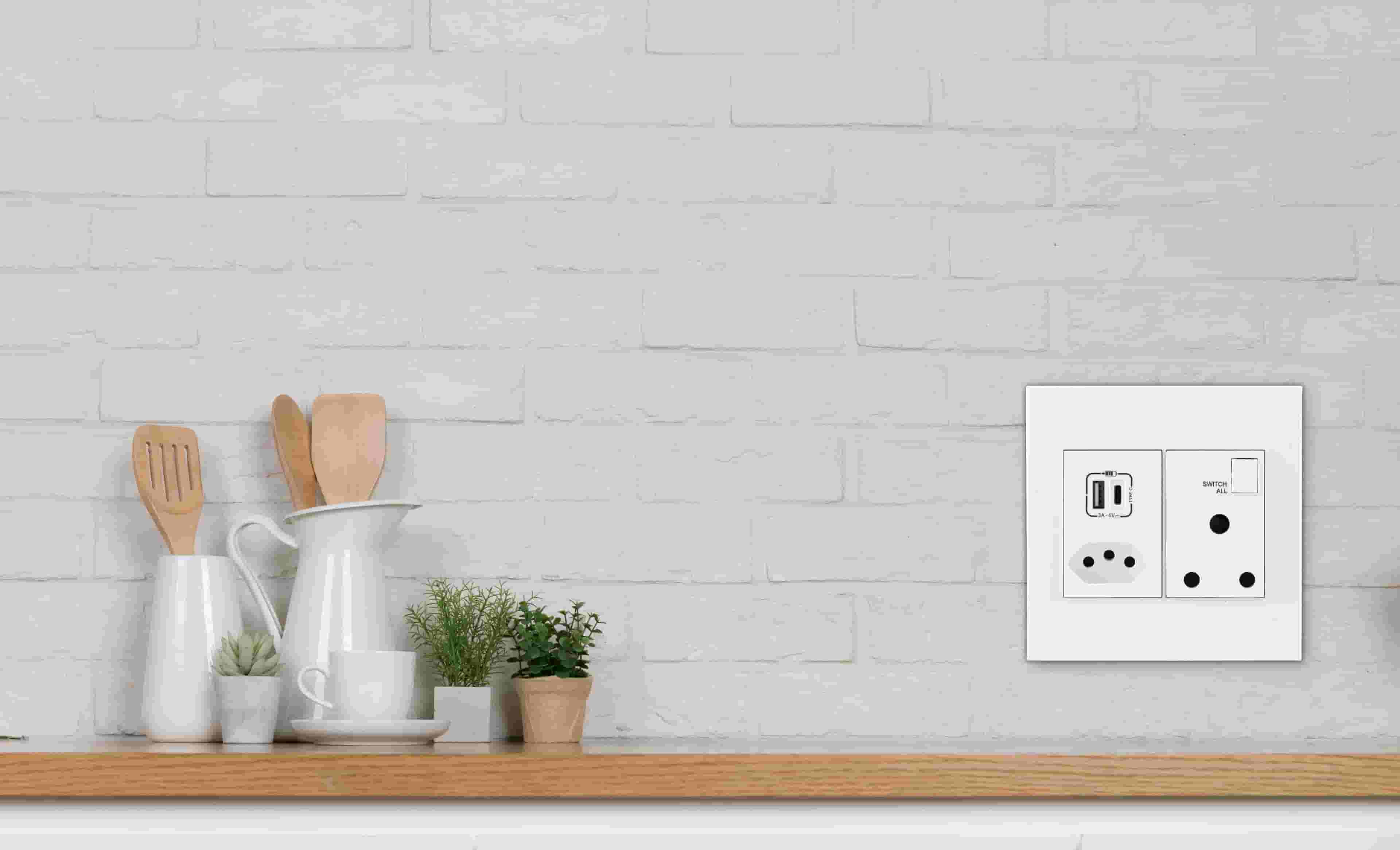 Legrand Arteor Monobloc with USB ports